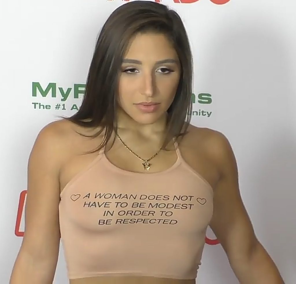 Abella Danger: Profil, Steckbrief und Portale