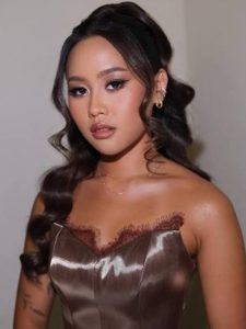 Wanita Tan